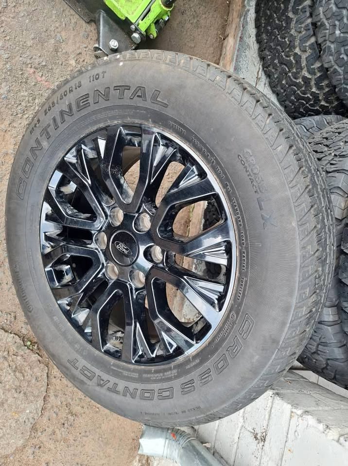 Ford Thunder original alloy mag size 18 +tyre can be used as spare wheel - Private Seller Ford Thunder original alloy mag size 18 +tyre can be used as spare wheel - Private Seller