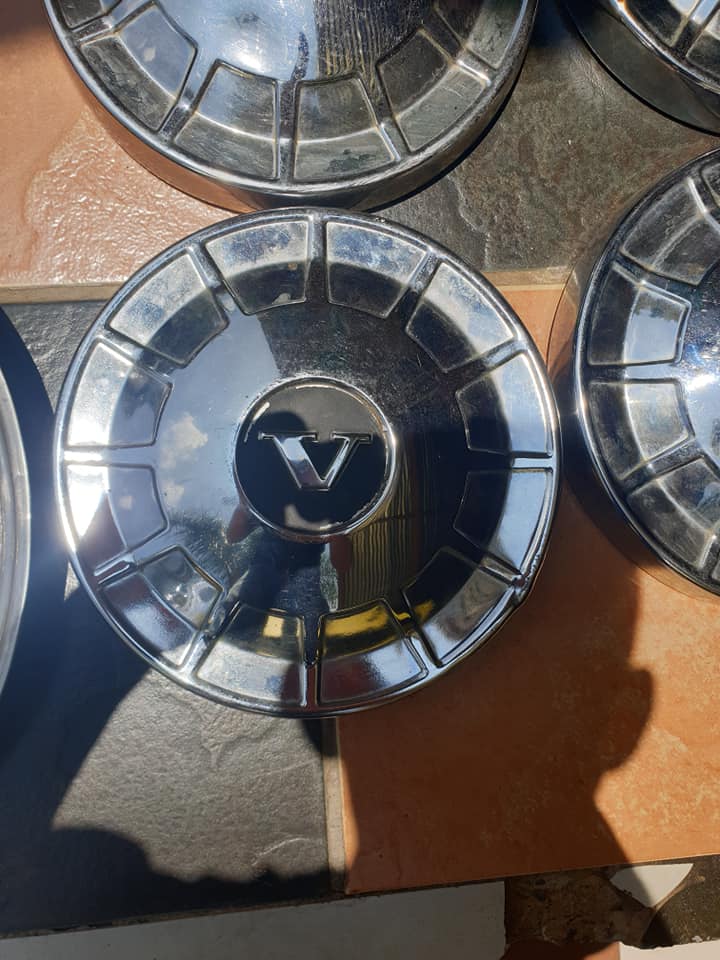 Volvo wheel caps - Private Seller