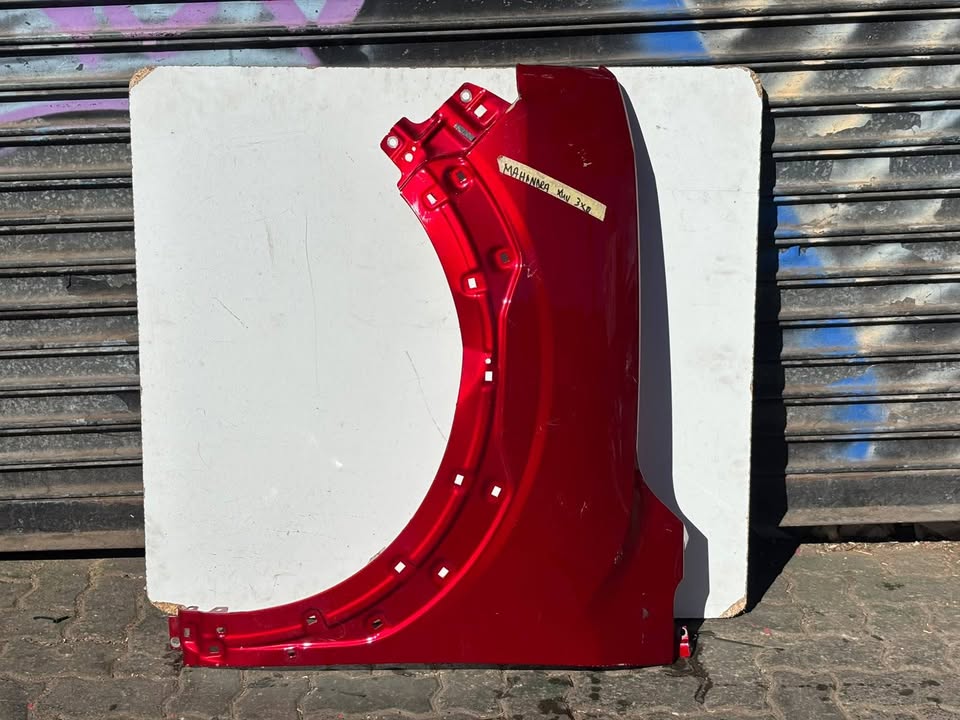 Mahindra xuv 3x0 Fender - Private Seller
