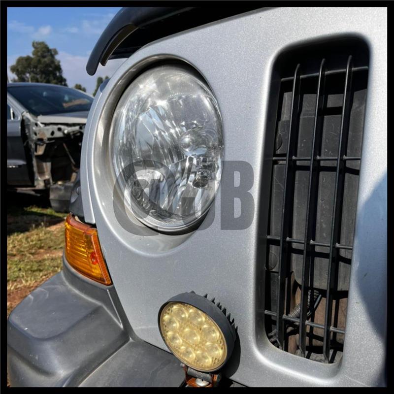 2.8 Jeep Cherokee Renegade Headlights Left Side | Jeep Spares - Private Seller 2.8 Jeep Cherokee Renegade Headlights Left Side | Jeep Spares - Private Seller
