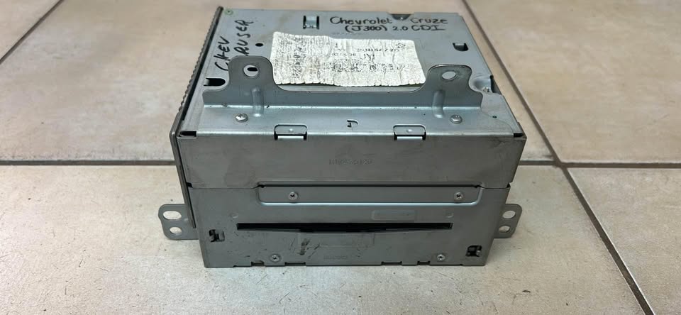 Chevrolet Cruze J300 2.0CDI Radio For Sale - Private Seller Chevrolet Cruze J300 2.0CDI Radio For Sale - Private Seller