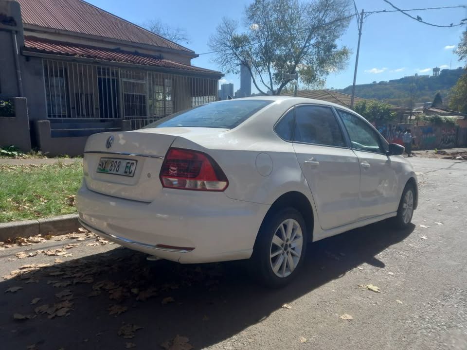 2016 VW Polo 6 SEDAN 1.4 Petrol, Manual Comfortline, White, 78000kms