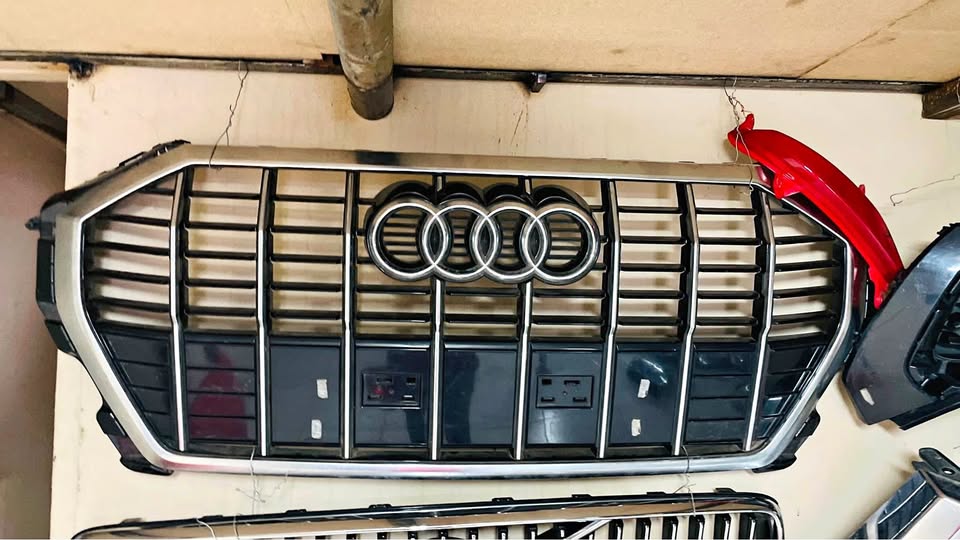 Audi Q3 grill - Private Seller Audi Q3 grill - Private Seller
