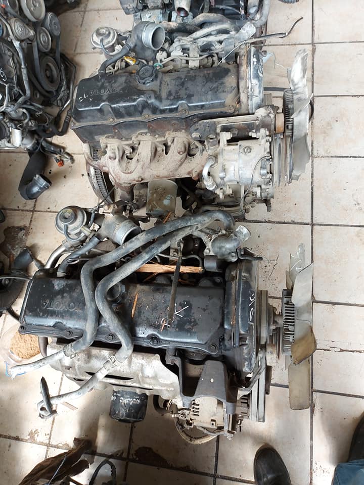 TOYOTA ENGINES 2L (2.4) HILUX Engine - Private Seller