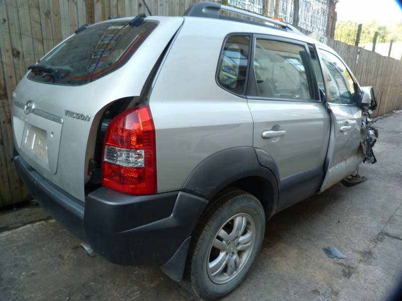 Hyundai Tucson 2.0 Petrol Manual Silver - 2006 STRIPPING FOR SPARES - Private Seller Hyundai Tucson 2.0 Petrol Manual Silver - 2006 STRIPPING FOR SPARES - Private Seller