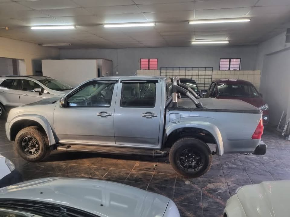 2011 Isuzu Kb300 LX D teq Manual 105000km Mechanically Perfect with Spare Key, Leather Seat