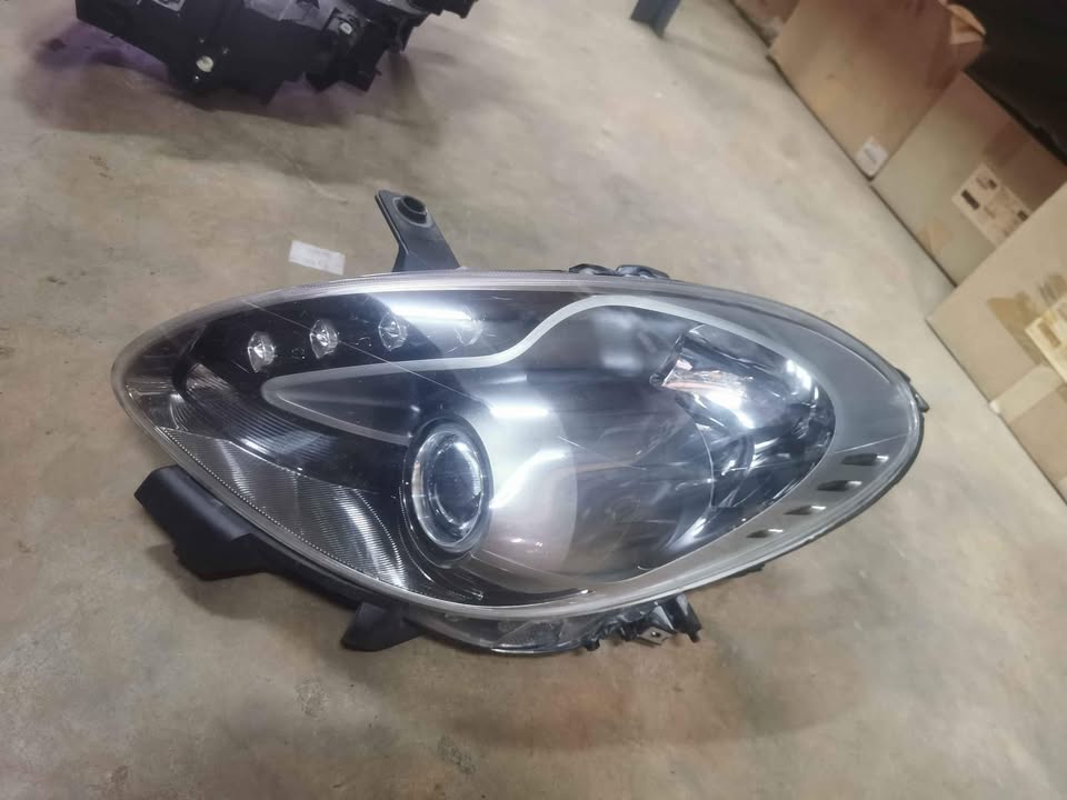 Alfa Romeo Giulietta left headlight - Private Seller Alfa Romeo Giulietta left headlight - Private Seller