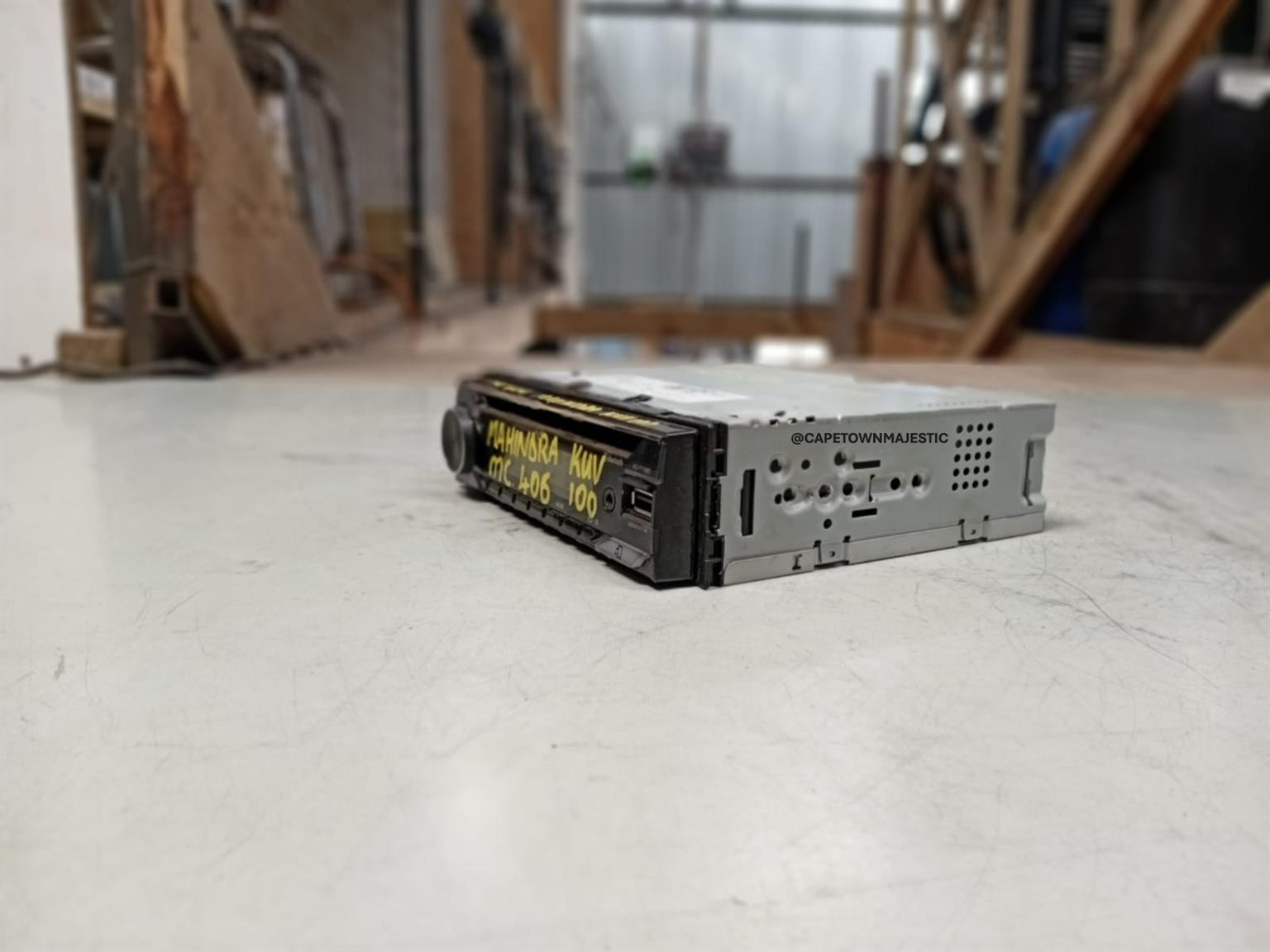 MAHINDRA KUV 100 RADIO HEAD UNIT FOR SALE - Private Seller