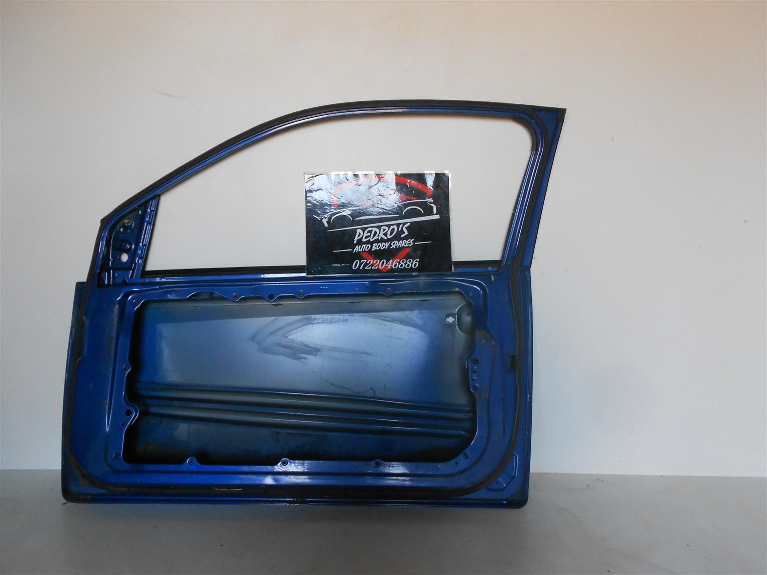 Ford Fiesta 2door right side - Private Seller