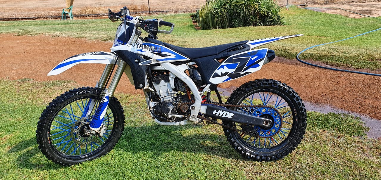 yz 250f 2010 in mint condition.phone.