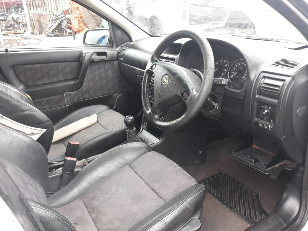 2004 Opel Astra CDE 2.0 L - Stripping for Spares
