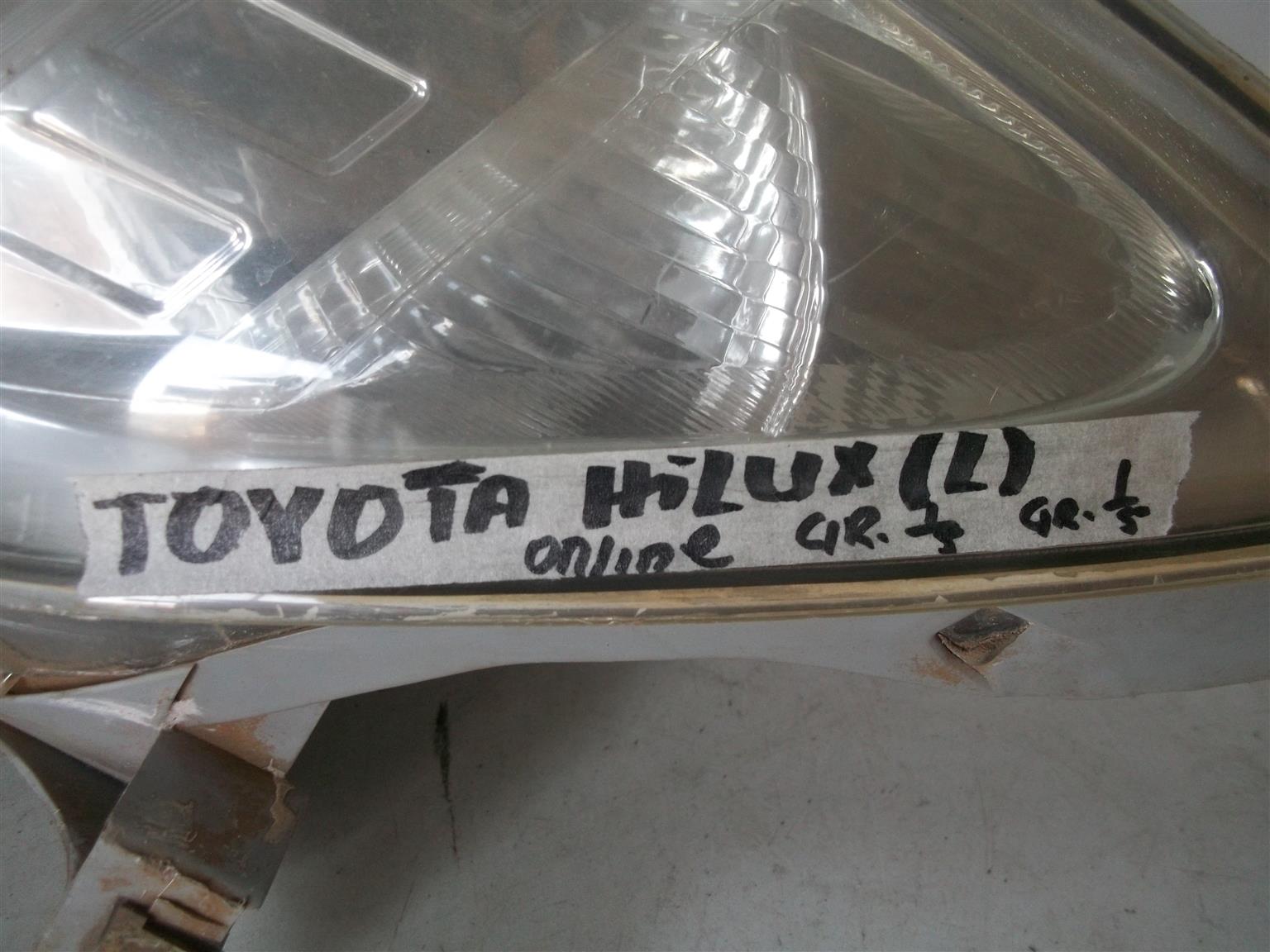 Toyota Hilux D4D '11-'15 left headlights - Private Seller Toyota Hilux D4D '11-'15 left headlights - Private Seller