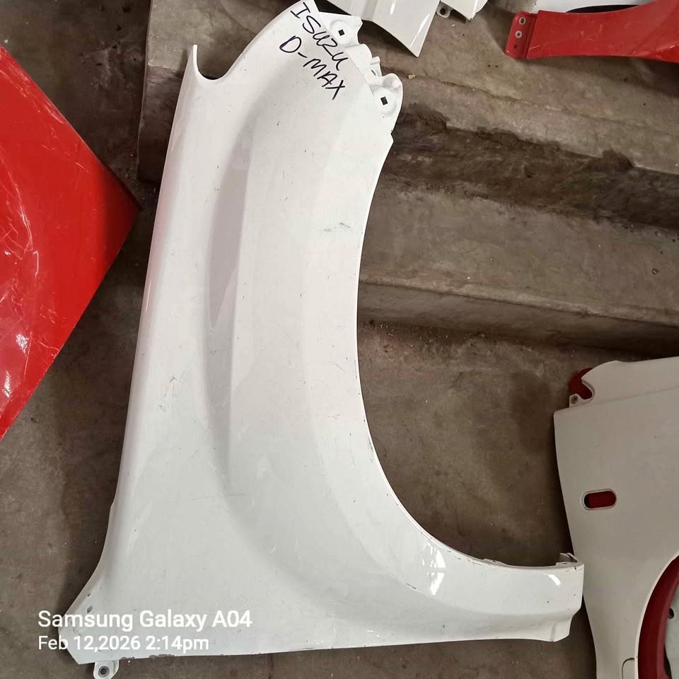 Isuzu D Max fender right side - Private Seller Isuzu D Max fender right side - Private Seller
