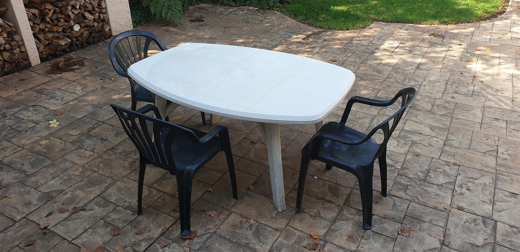 Outdoor Table with Chairs | Junk Mail