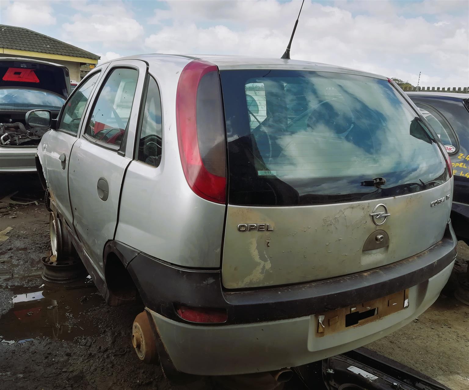 Opel Corsa Sport 1.6 - Stripping for Spares
