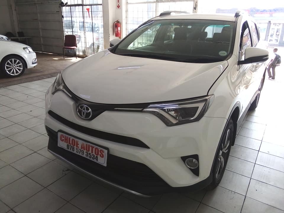 2017 TOYOTA RAV 4 2.0 AUTOMATIC WHITE REVERSE CAMERA 100,000KM
