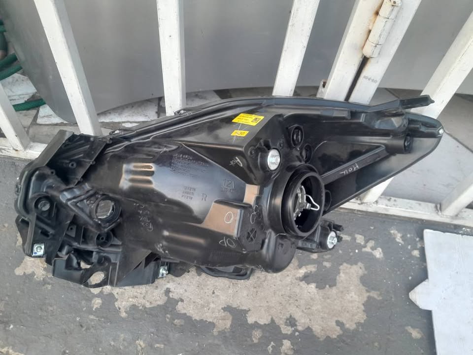 2018-2021 SUZUKI SWIFT AND SUZUKI DESIRE RIGHT SIDE HEADLIGHT FOR SALE