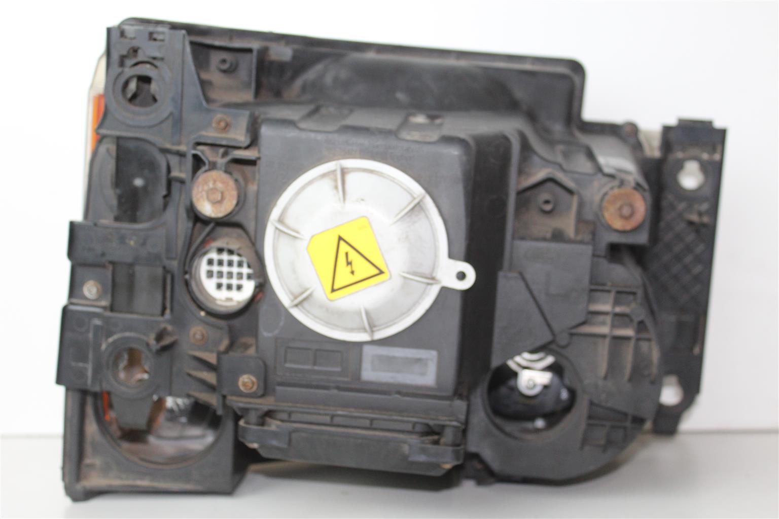 Land Rover Discovery 3 Left Headlight FOR SALE - Private Seller