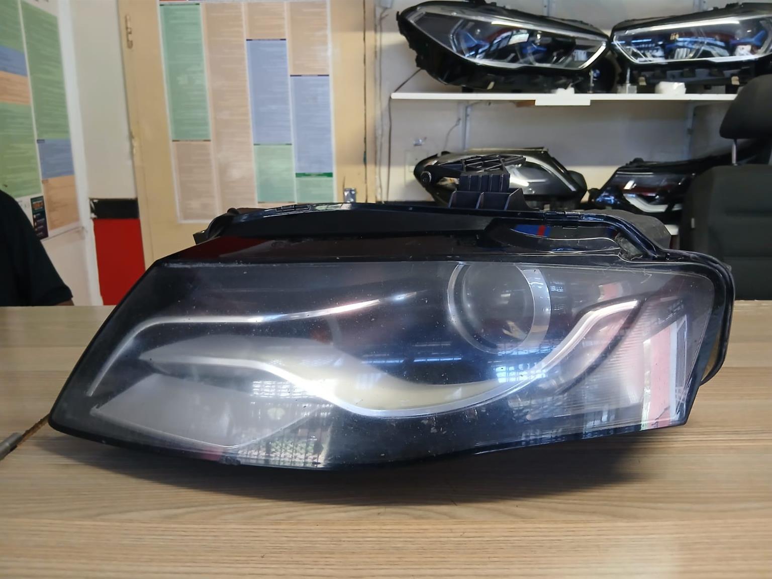 2012 AUDI A4 HEADLIGHT FOR SALE LEFT SIDE - Private Seller 2012 AUDI A4 HEADLIGHT FOR SALE LEFT SIDE - Private Seller