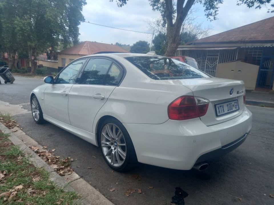 VERY CLEAN NEAT 2009 BMW F90 MANUAL, WHITE,