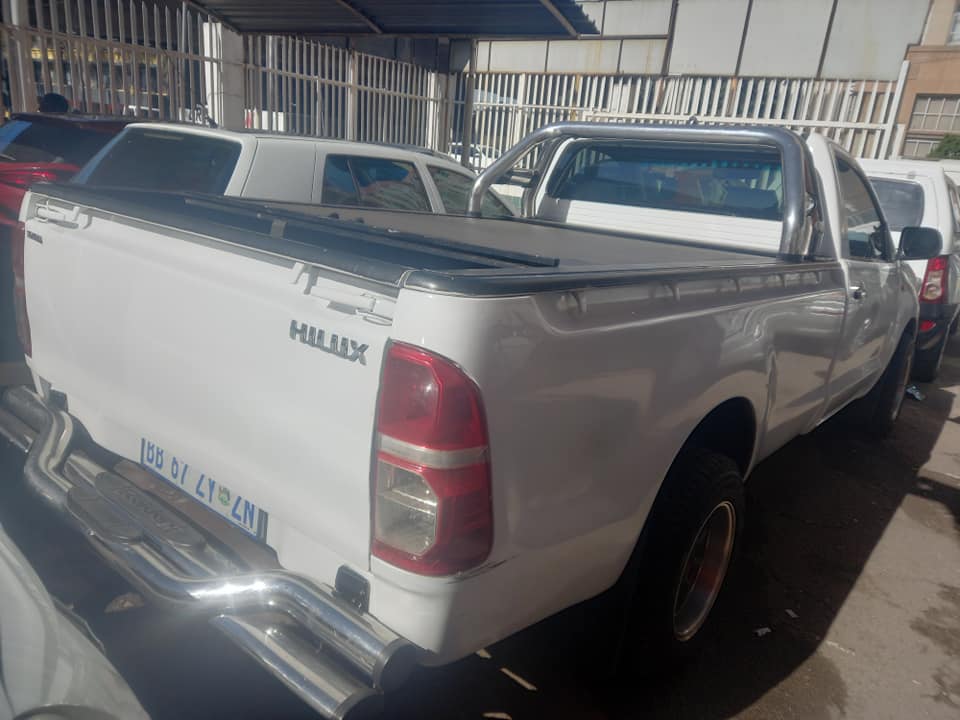 2015 TOYOTA HILUX 2.0 VVTI PETROL, SINGLE CAB, MANUAL, WHITE COLOR