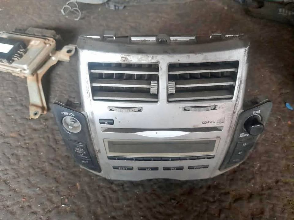 TOYOTA YARIS RADIO - Private Seller