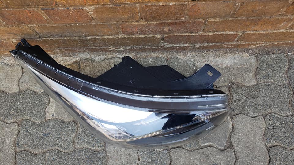 Kia picanto 2017 Headlight - Private Seller Kia picanto 2017 Headlight - Private Seller