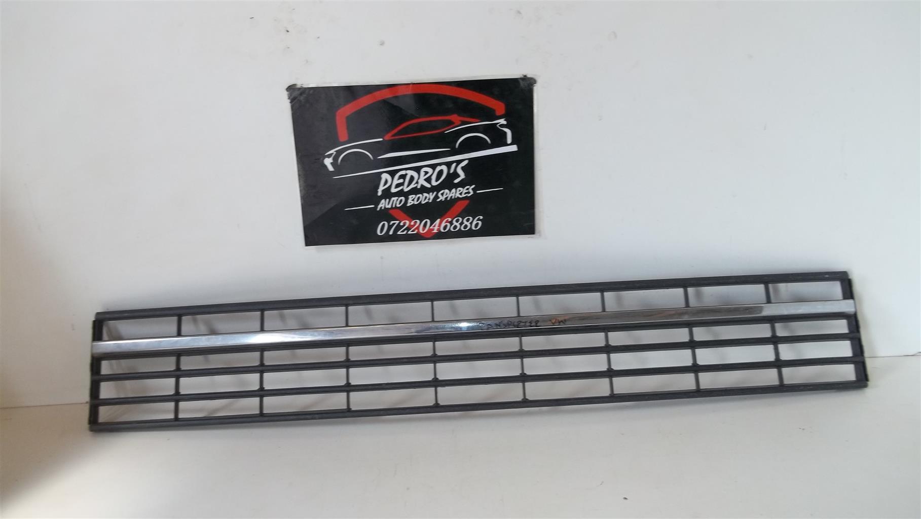 VW Passat (B7) '10-'14 front bumper center grille - Private Seller VW Passat (B7) '10-'14 front bumper center grille - Private Seller
