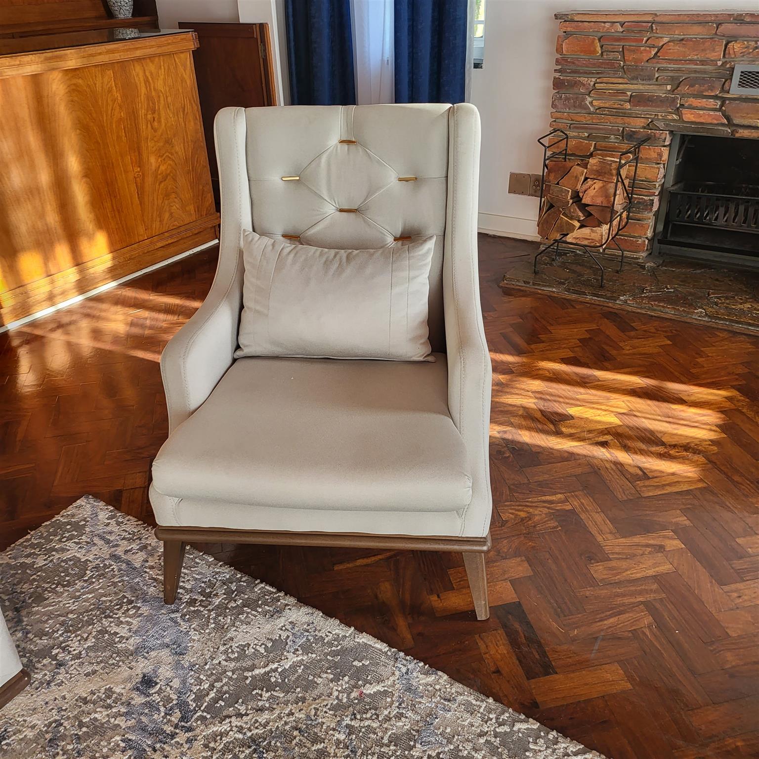 3 3 1 1 Essop Vintage lounge suite | Junk Mail Marketplace