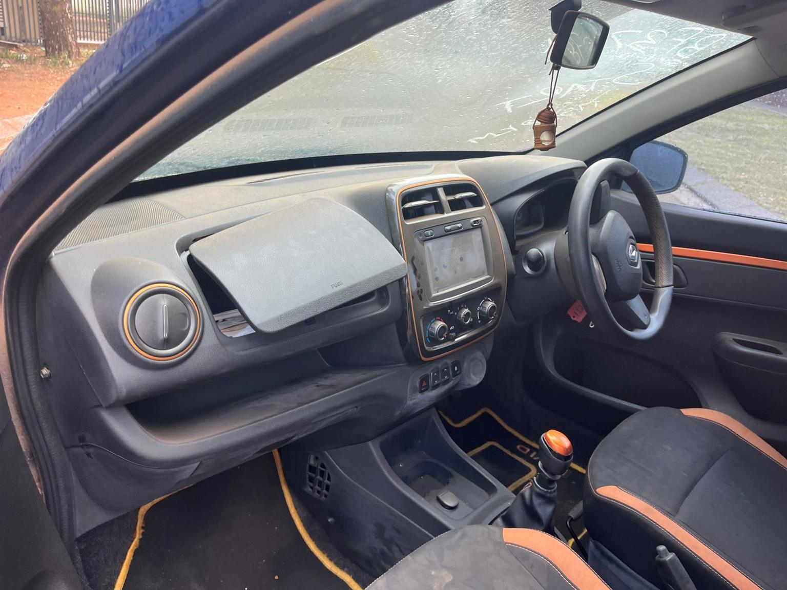 Renault Kwid 1.0 B4DA Manual transmission Stripping for spares - Private Seller Renault Kwid 1.0 B4DA Manual transmission Stripping for spares - Private Seller