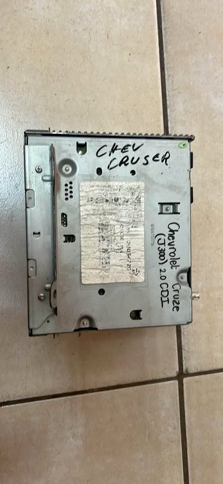 Chevrolet Cruze J300 2.0CDI Radio For Sale - Private Seller Chevrolet Cruze J300 2.0CDI Radio For Sale - Private Seller