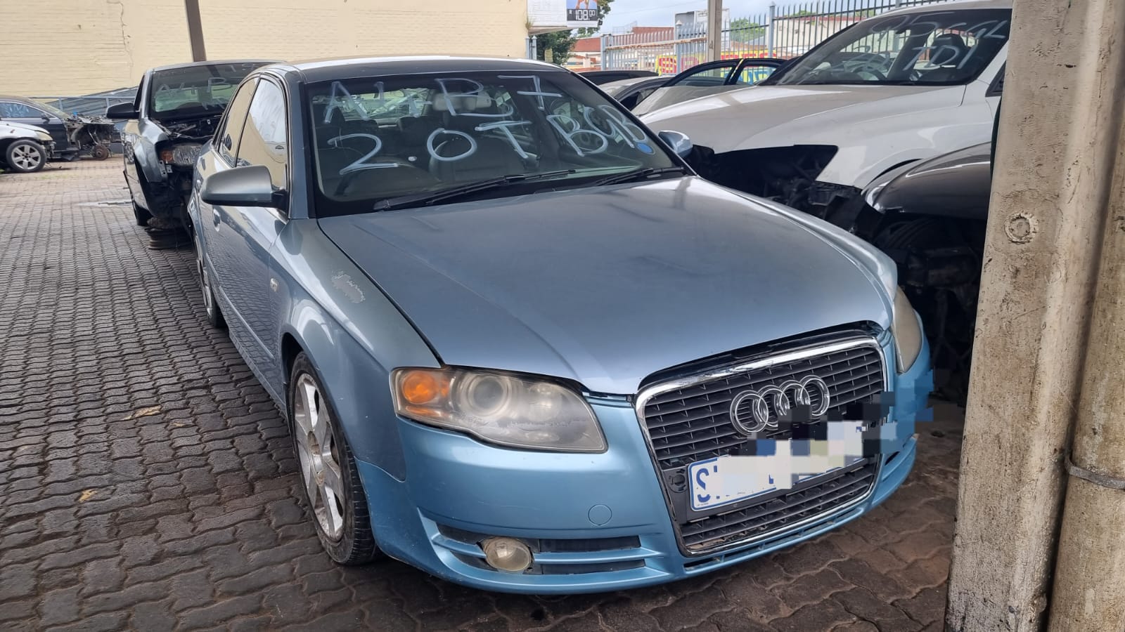 audi a4 b7 car stripping for spares - Private Seller