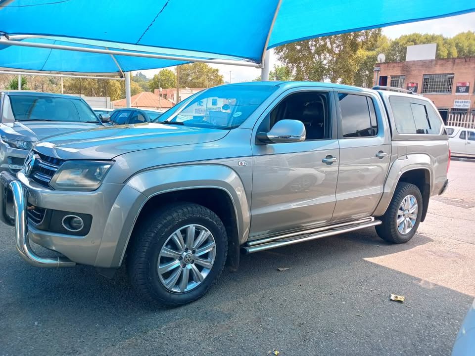 2016 VW AMAROK 2.0 TDI 4X4 D/C Transmission: Automatic  Mileage: 102000km  Fueltype: Diesel Gold