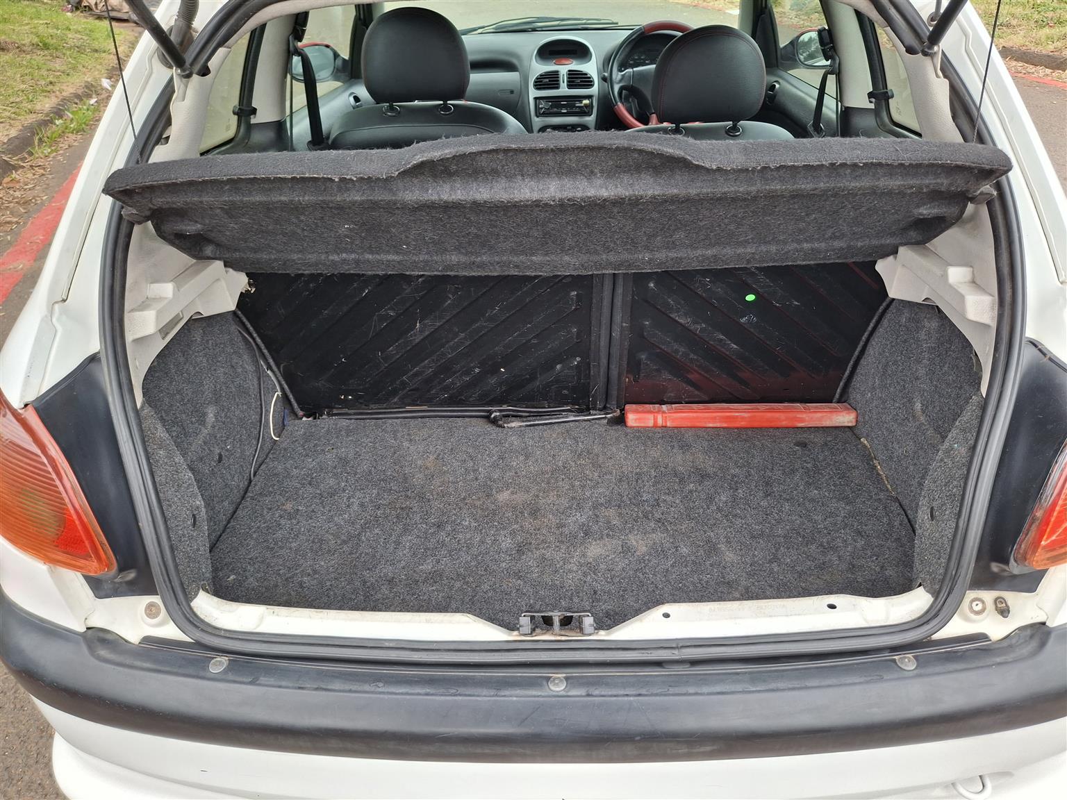 Used 2006 Peugeot 206 1.4 3-door PopArt - Private Seller Used 2006 Peugeot 206 1.4 3-door PopArt - Private Seller