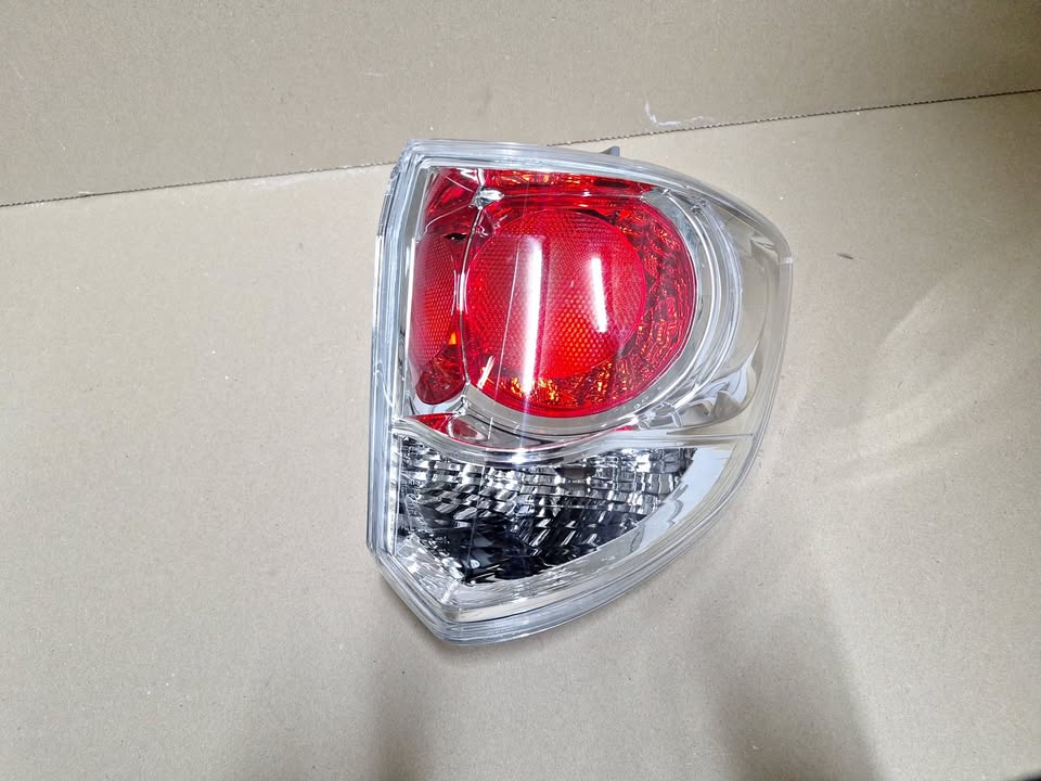 Toyota Fortuner RHS Back Taillight (2013 - 2015) - Private Seller Toyota Fortuner RHS Back Taillight (2013 - 2015) - Private Seller