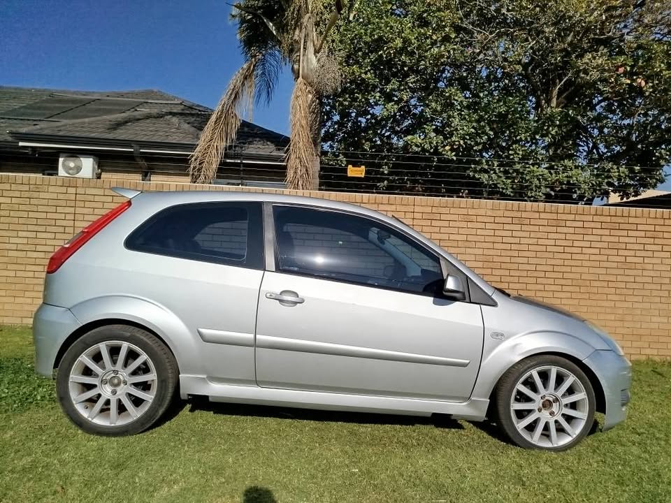 Call Haroon on 2005 Ford Fiesta St Mags 2 Door Sports Car Black Leather