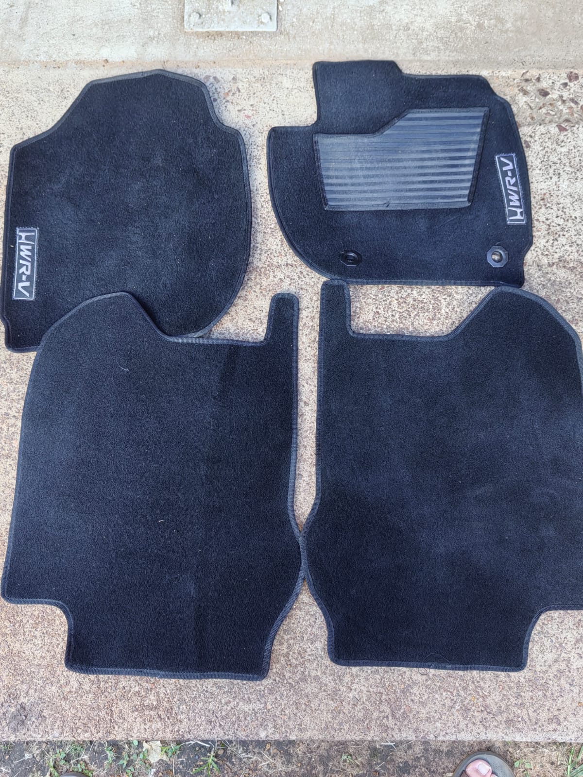 Honda wrv custom made carpets - Private Seller Honda wrv custom made carpets - Private Seller