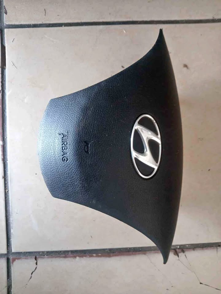 Hyundai elantra steering airbag - Private Seller