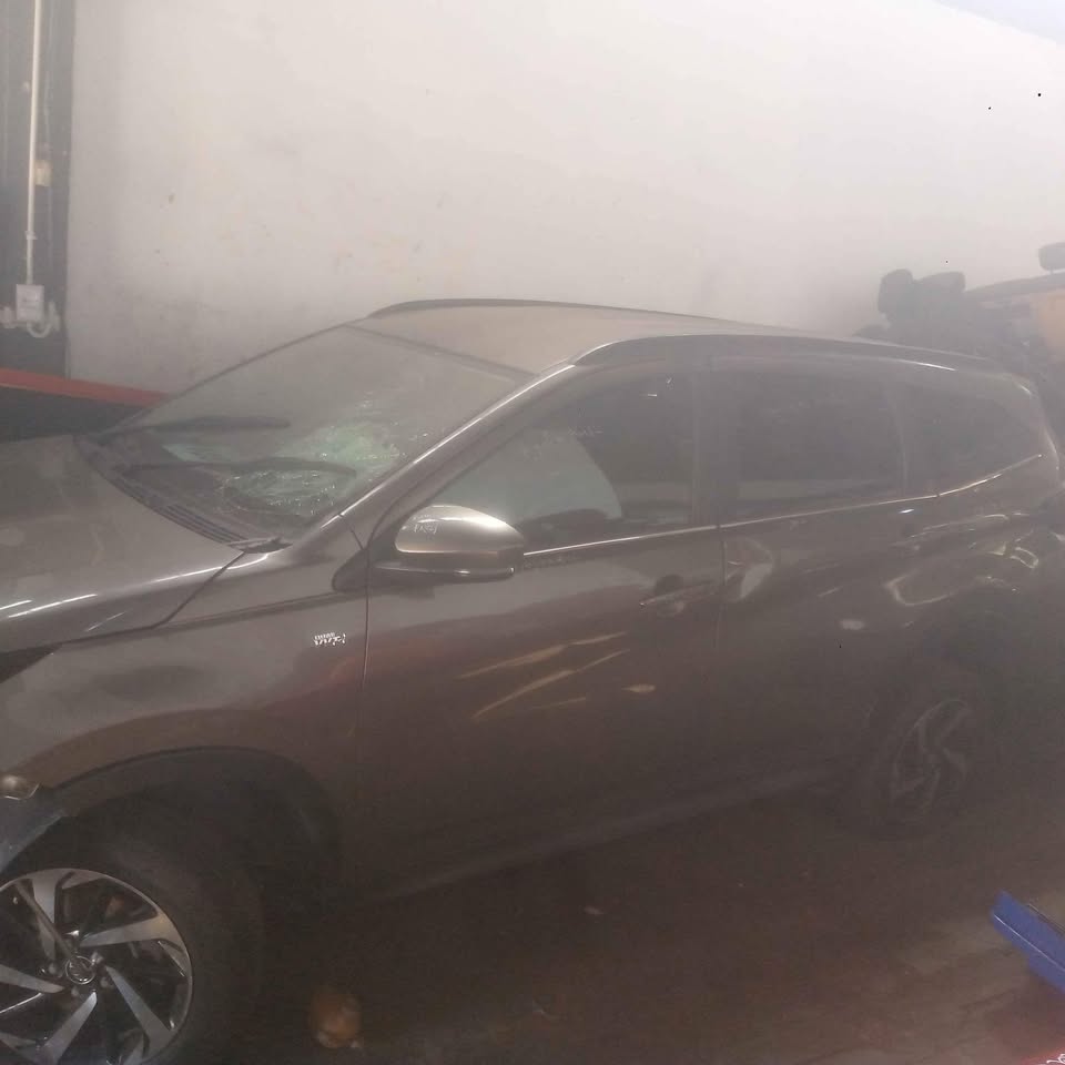 Toyota Rush new shape complete care stripping and shell and paper for sale - Private Seller