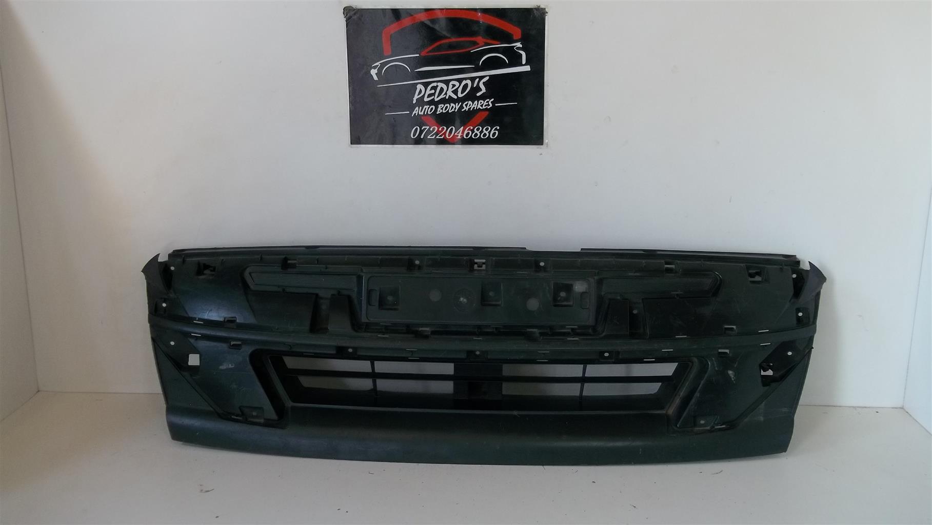 Isuzu D-Max grille - Private Seller Isuzu D-Max grille - Private Seller
