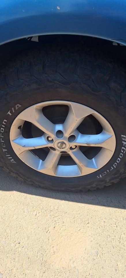 Nissan navara mags and tyres available