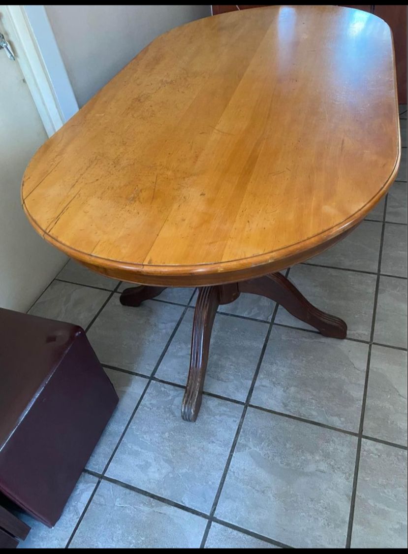 Imbua and yellowood table antique table very Good condition
