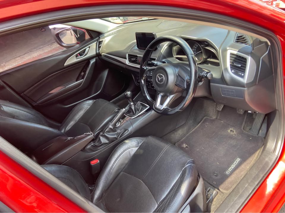2017 Mazda 3 1.6 Manual 76000km