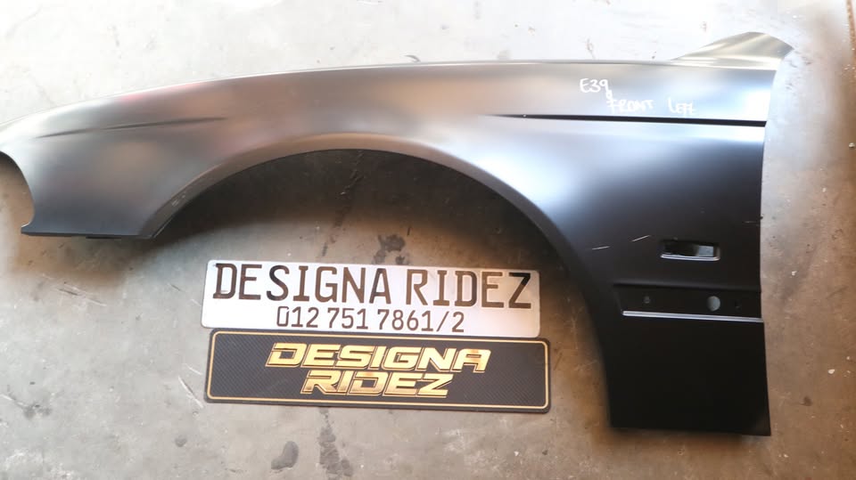 BMW E39 (5 SERIES ) FRONT LEFT FENDER - Private Seller BMW E39 (5 SERIES ) FRONT LEFT FENDER - Private Seller