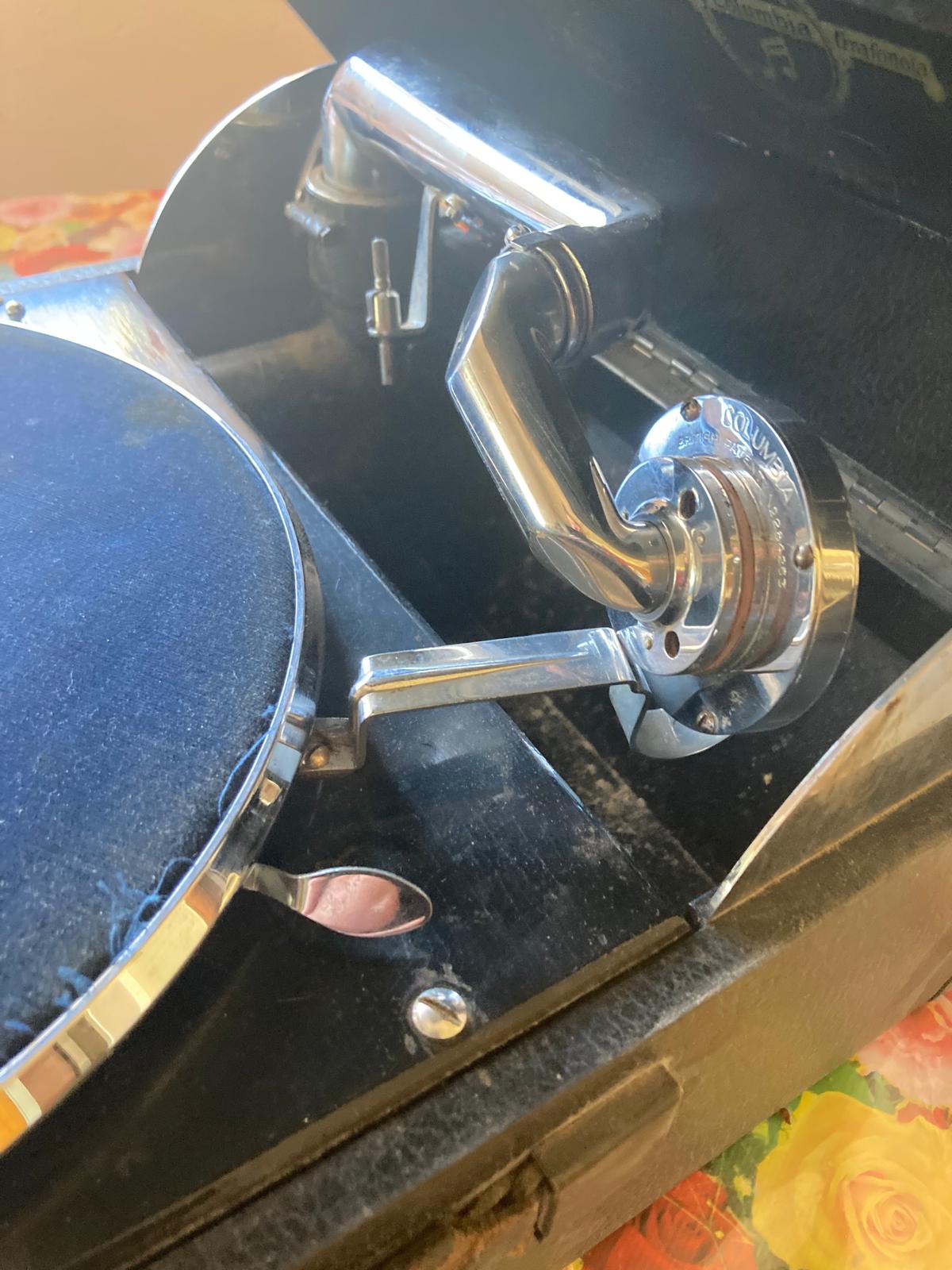 Antique Gramophone player: Viva-Tonal Columbia Grafonola 202A