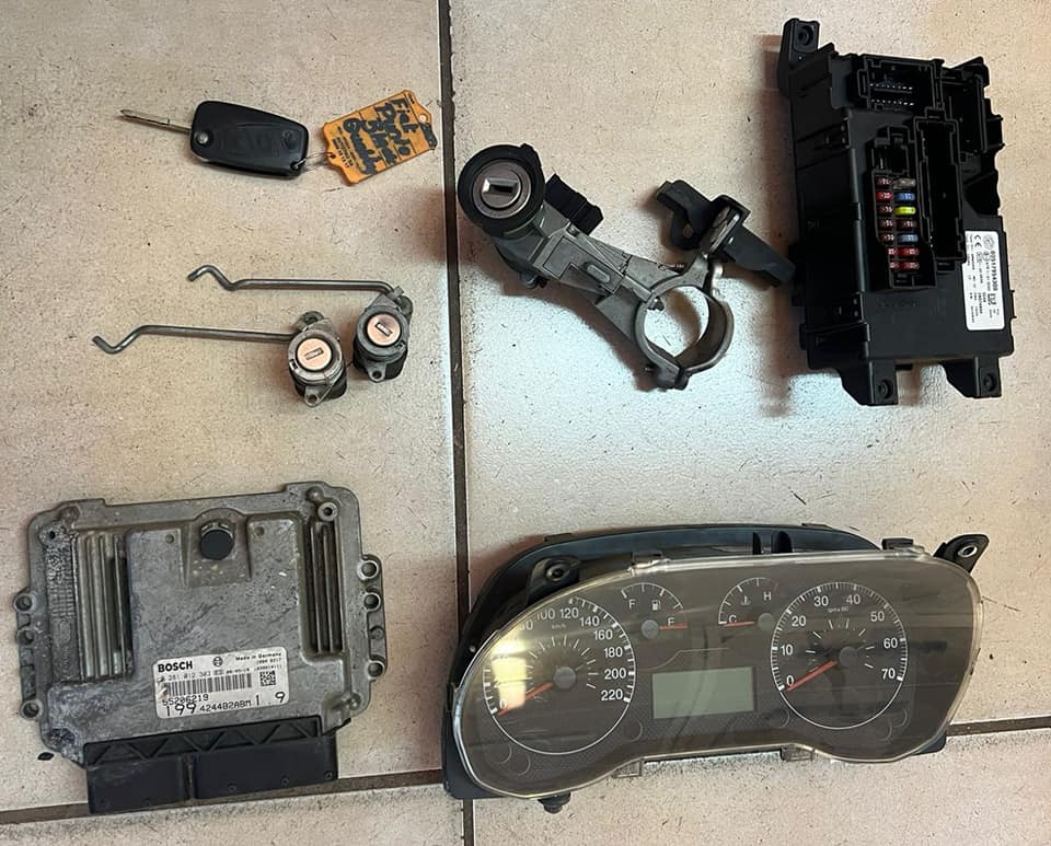 2009 Fiat Punto 1.9 JTD Complete Lockset - Private Seller 2009 Fiat Punto 1.9 JTD Complete Lockset - Private Seller