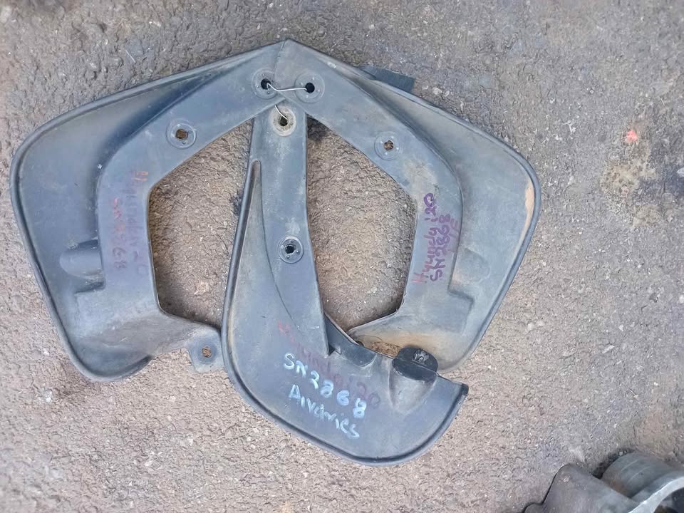 Hyundai i20 2012 model mudfleps for sale WhatsApp or cell - Private Seller