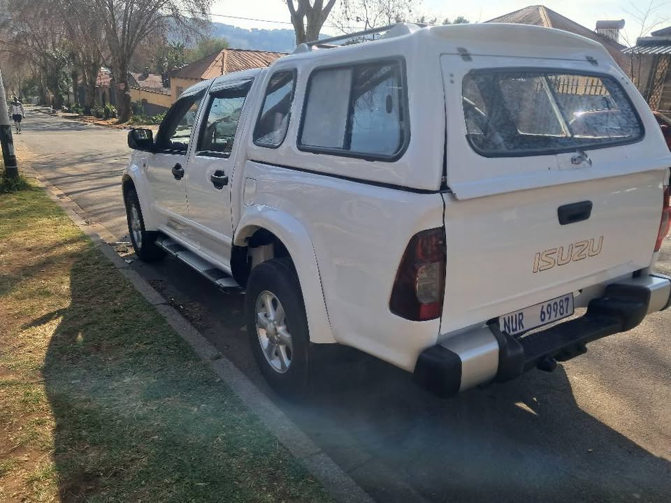 Isuzu Kb250 DTEQ Canopy 2012