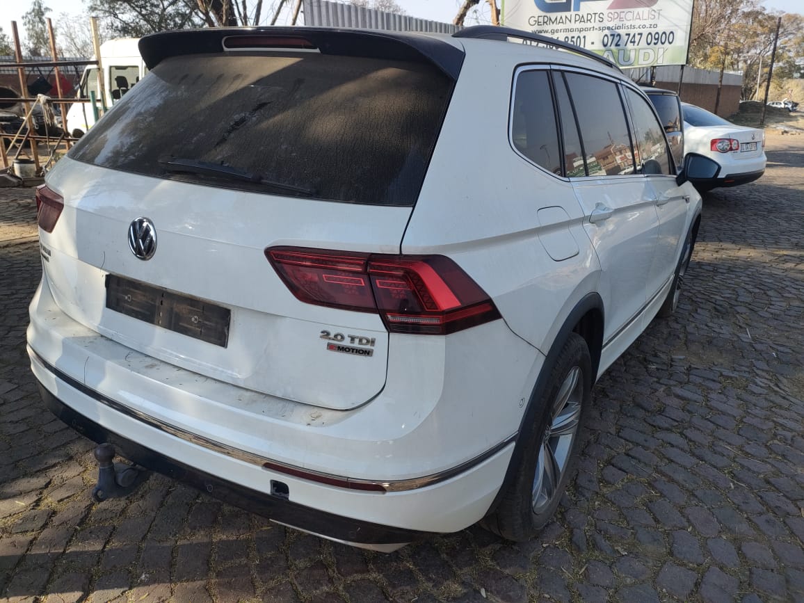VW TIGUAN R-LINE 2018 TAILGATE FOR SALE - Private Seller VW TIGUAN R-LINE 2018 TAILGATE FOR SALE - Private Seller