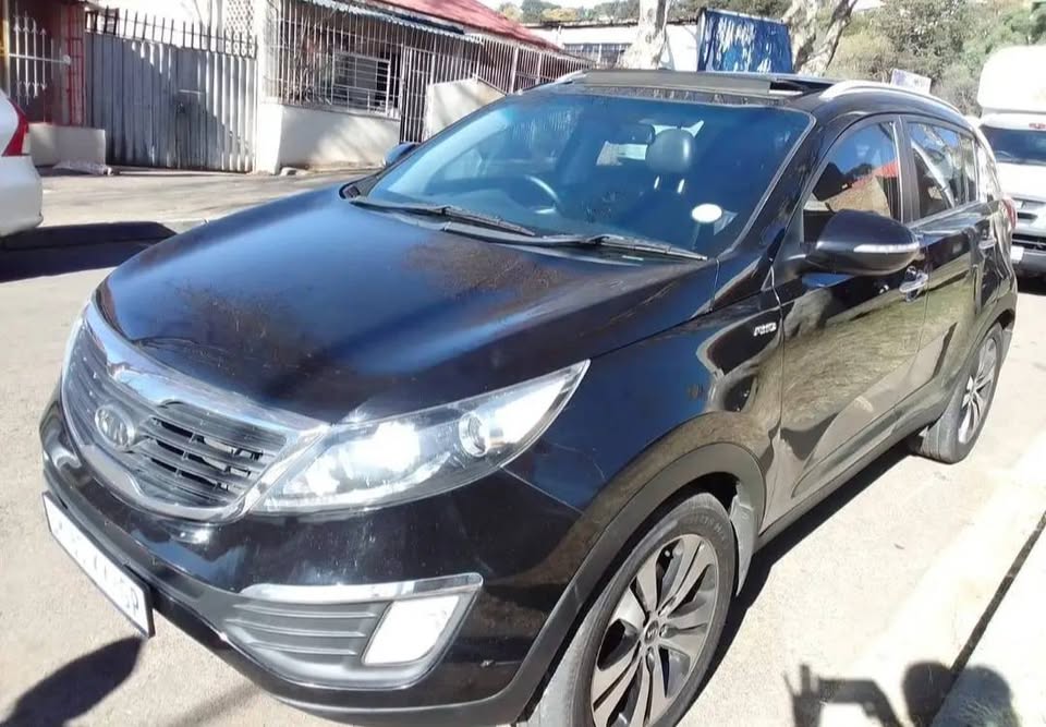 2012 KIA SPORTAGE 2.0 AUTOMATIC 4X4 AUTOMATIC TRANSMISSION IN EXCELLENT CONDITION SUN ROOF